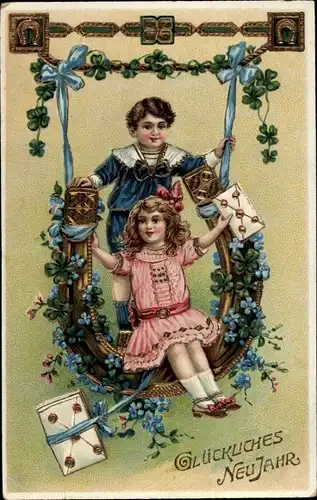 Präge Litho Glückwunsch Neujahr, Mädchen schaukelt auf einem Hufeisen, Junge, Kleeblätter