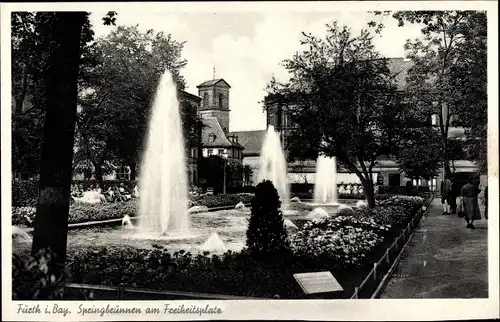 Ak Fürth in Mittelfranken Bayern, Springbrunnen am Freiheitsplatz