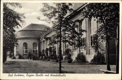 Ak Kudowa Zdrój Bad Kudowa Schlesien, Eugen-Quelle mit Wandelhalle