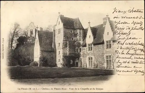 Ak Le Plessis Maine et Loire, Le Chateau, Vue de la Chapelle et du Donjon