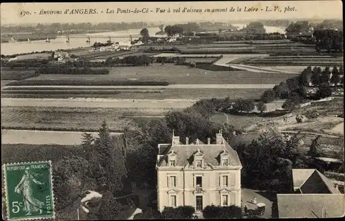 Ak Les Ponts de Cé Maine et Loire, Vue a vol d'oiseau en amont de la Loire
