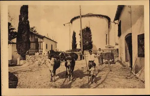 Ak Guéthary Pyrénées Atlantiques, Abside de l'Eglise et Attelage basque