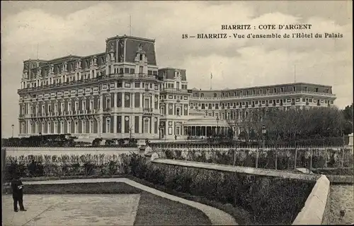 Ak Biarritz Pyrénées Atlantiques, Vue d'ensemble de l'Hotel du Palais