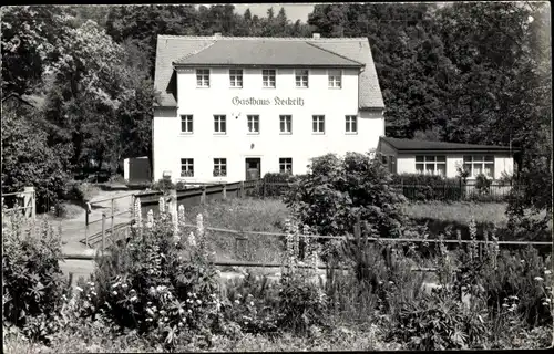 Ak Hellendorf Bad Gottleuba Sachen, Blick über einen Garten auf das Gasthaus Keckritz