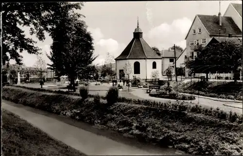 Ak Osterburken im Neckar Odenwald Kreis, Stadtgarten mit Kapelle