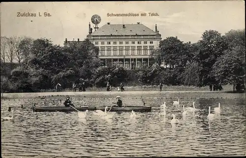 Ak Zwickau in Sachsen, Schwanenschloss am Teich, Ruderboot, Schwäne