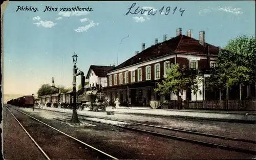 Ak Štúrovo Parkany Slowakei, Bahnhof, Gleisseite