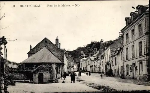 Ak Montsoreau Maine et Loire, Rue de la Mairie