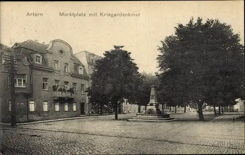 Ak Artern an der Unstrut, Marktplatz mit Kriegerdenkmal