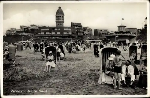 Ak Zandvoort Nordholland Niederlande, Aan het Strand