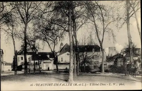 Ak Beaufort en Vallee Beaufort en Anjou Maine et Loire, L'Hotel Dieu