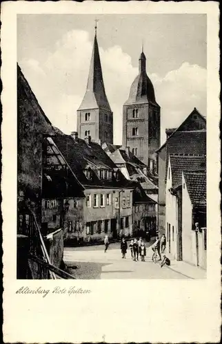 Ak Altenburg in Thüringen, Straßenpartie mit Blick auf die Roten Spitzen, Kinder, Häuser