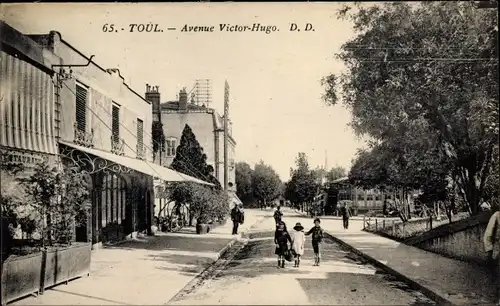 Ak Toul Meurthe et Moselle, Avenue Victor Hugo