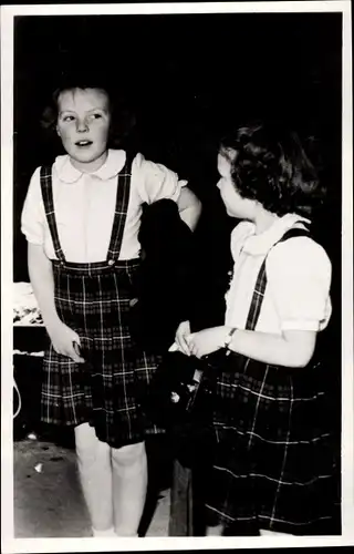 Ak Prinzessinnen Irene und Beatrix von Niederlanden, 1948