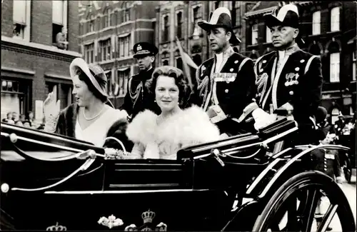 Ak Prinzessinnen Beatrix und Irene der Niederlande, Prinsjesdag 1958