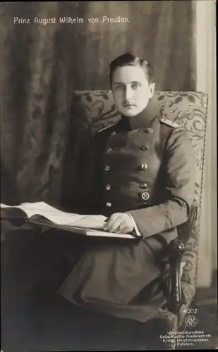 Ak August Wilhelm Prinz von Preußen, Portrait, Uniform, Buch, NPG 4002