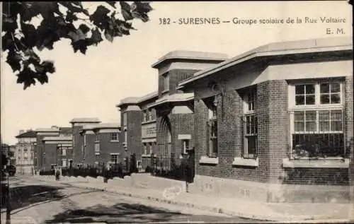 Ak Suresnes Hauts de Seine, Groupe scolaire de la Rue Voltaire