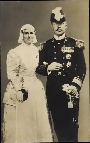 Ak Königin Wilhelmina der Niederlande, Hochzeit mit Heinrich zu Mecklenburg