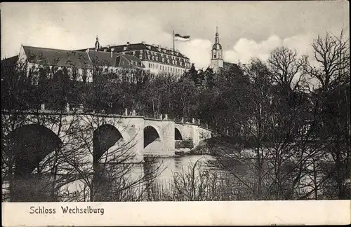 Ak Wechselburg, Blick auf das Schloss mit Brücke, Fluss