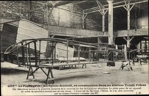 Ak Le Fuselage de l'Aéroplane Bolotoff, en construction dans les Ateliers Voisin Frères