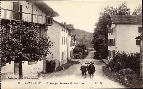 Ak Sare Pyrénées Atlantiques, Arrivee par la Route de Saint Pee