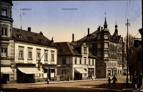 Ak Limbach Oberfrohna Sachsen, Geschäfte am Johannisplatz, Passanten