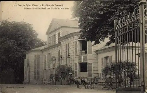 Ak Saint Cloud Hauts de Seine, Parc, Le Pavillon de Breteuil, Bureau international