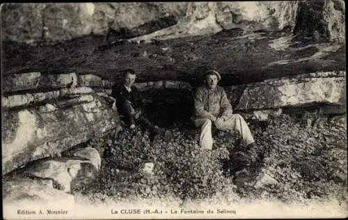 Ak Le Cluse Hautes Alpes, La Fontaine du Selincq