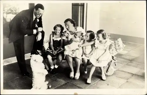 Ak Königin Juliana der Niederlande, Prinz Bernhard,Prinzessinnen Beatrix, Irene, Margriet, Christina