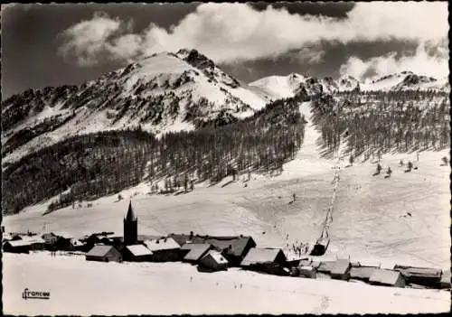 Ak Montgenèvre Hautes Alpes, Blick auf den Ort und Berge