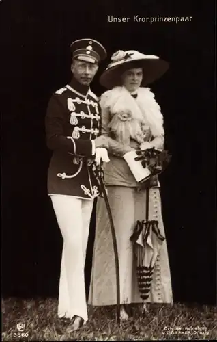 Ak Kronprinzessin Cecilie von Preußen mit Kronprinz Wilhelm, Husarenuniform, Liersch 3860