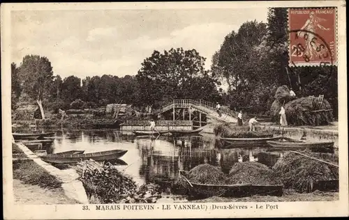 Ak Marais Poitevin Le Vanneau Deux Sèvres, Le Port