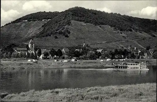 Ak Moselkern an der Mosel, Dampfer in Fahrt, Ort mit Kirche