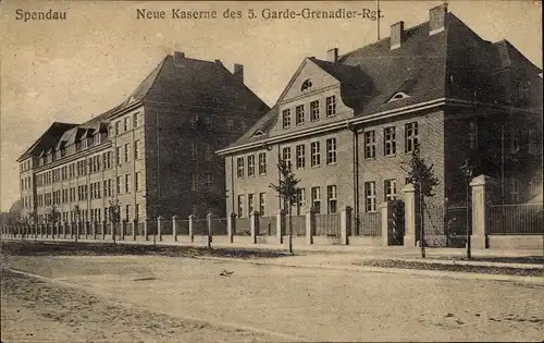 Ak Berlin Spandau, Neue Kaserne des 5. Garde Grenadier Regiments