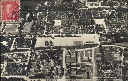 Ak Kristianstad Schweden, Blick auf den Ort, Fliegeraufnahme