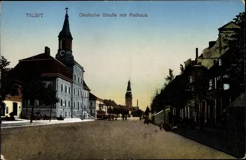 Ak Sowjetsk Tilsit Ostpreußen, Deutsche Straße mit Rathaus