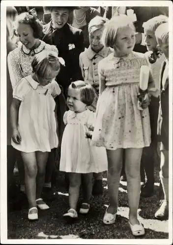 Ak Soestdijk Utrecht, Prinzessin Beatrix der Niederlande, Irene, Margriet