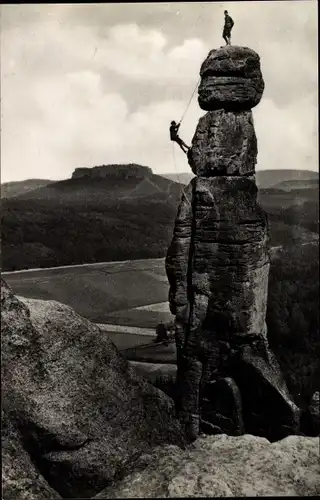 Ak Königstein an der Elbe Sächsische Schweiz, Kletterer, Barbarine am Pfaffenstein