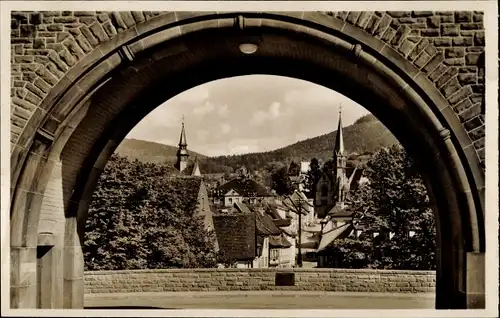 Ak Miltenberg am Main in Unterfranken, Blick durch das Brückentor