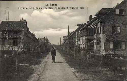 Ak La Panne Westflandern, Groupe de Villas et sentier conduissant vers la Mer