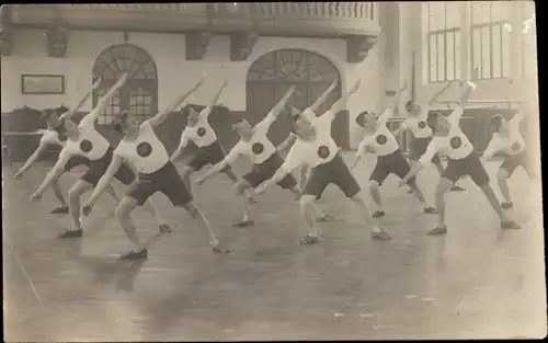 Foto Ak Turner, Turnen, Turnhalle