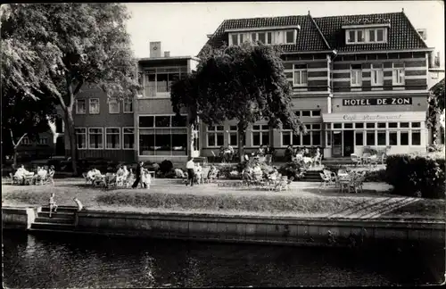 Ak Ommen Overijssel, Hotel de Zon a. d. Vecht, K.N.A.C. Clubhotel