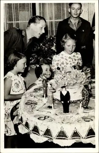 Ak Soestdijk Utrecht, Prinzessin Irene der Niederlande, Geburtstag 1947, Beatrix, Margriet