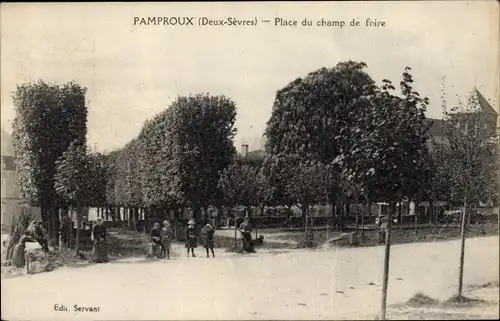 Ak Pamproux Deux Sèvres, Place du champ de foire