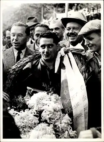 Foto Hannover, 20. Eilenriede Rennen, Weltmeister Werner Haas, ADAC Sportpräsident Köter