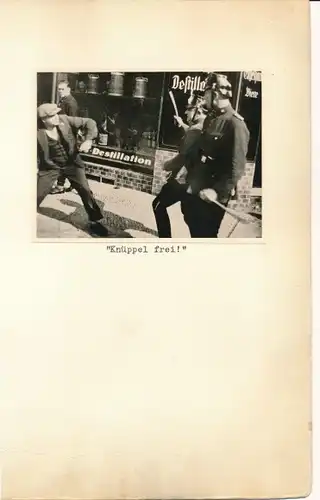Foto Schutzpolizei, Knüppel, Demonstrant, Berlin