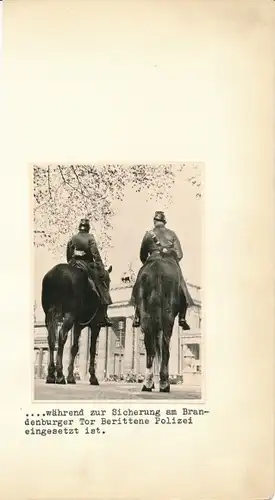 Foto Berlin Mitte, Berittene Polizei, Brandenburger Tor