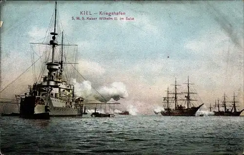 Ak Kiel in Schleswig Holstein, Deutsches Kriegsschiff, SMS Kaiser Wilhelm II, Salut, Kriegshafen
