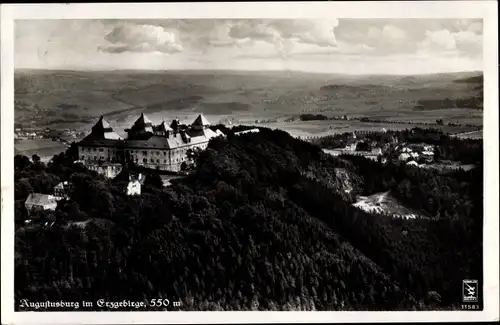 Ak Augustusburg im Erzgebirge, Fliegeraufnahme der Burg mit Umgebung, Klinke 11583