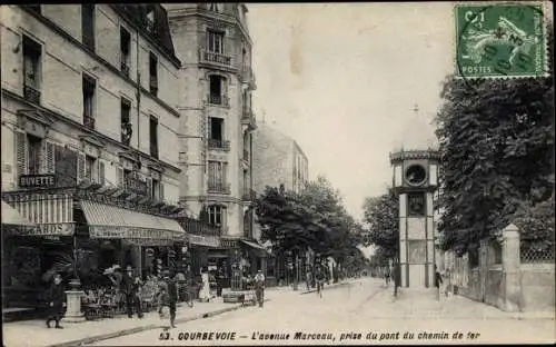 Ak Courbevoie Hauts de Seine, L'avenue Marceau, prise du pont du chemin de fer